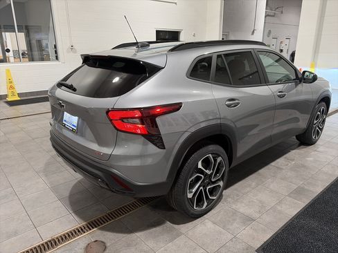 New 2026 Chevrolet Trax RS w/ Sunroof Package image 3