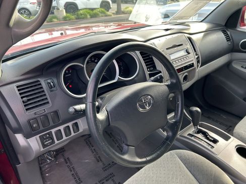 Used 2008 Toyota Tacoma PreRunner image 5