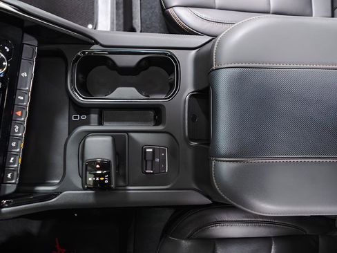 Used 2025 GMC Sierra 1500 AT4 AWD/4WD image 18