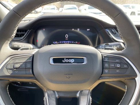 New 2026 Jeep Grand Cherokee Altitude image 14