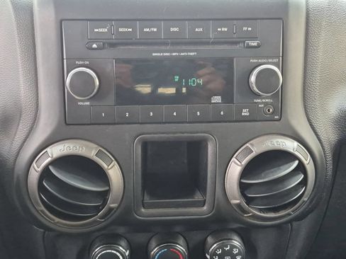 Used 2015 Jeep Wrangler Sport AWD/4WD image 17