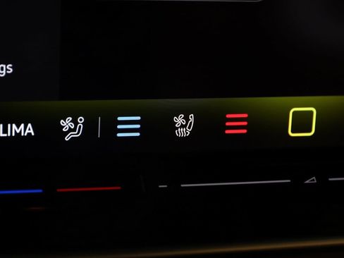 Used 2025 Volkswagen ID. Buzz Pro S image 8