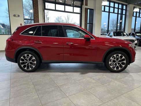 Used 2025 Mercedes-Benz GLC 350e 4MATIC image 5