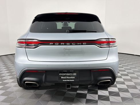 Certified 2024 Porsche Macan AWD/4WD image 11