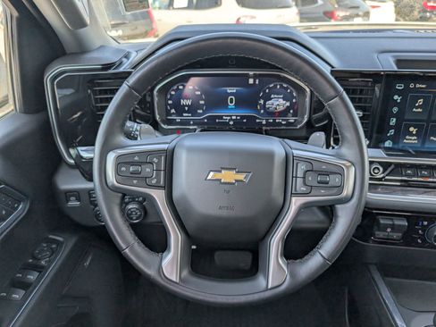 Used 2022 Chevrolet Silverado 1500 LTZ AWD/4WD image 15
