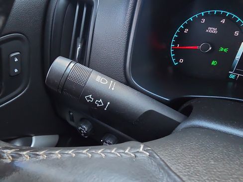 Used 2018 Chevrolet Colorado LT w/ Luxury Package, Chrome image 17