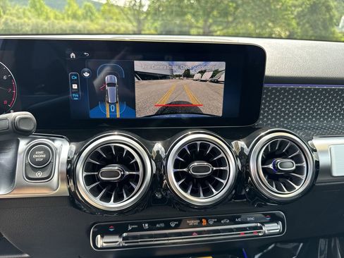 New 2025 Mercedes-Benz GLB 250 4MATIC image 24