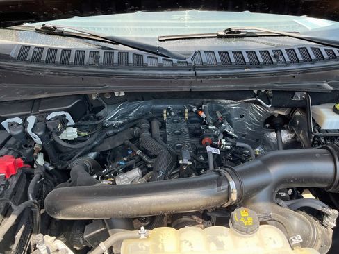 Used 2024 Ford Expedition XLT RWD image 32