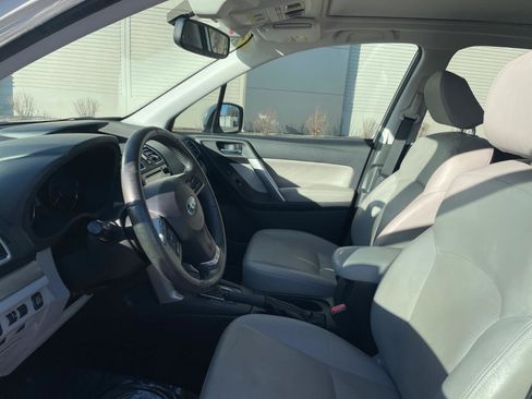 Used 2016 Subaru Forester 2.5i Touring w/ Eyesight & Navigation System image 2