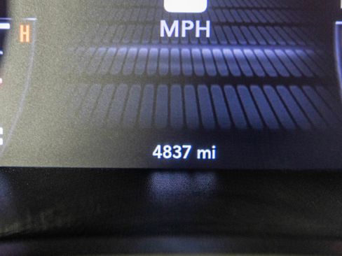 Used 2022 Dodge Challenger R/T w/ Driver Convenience Group image 38