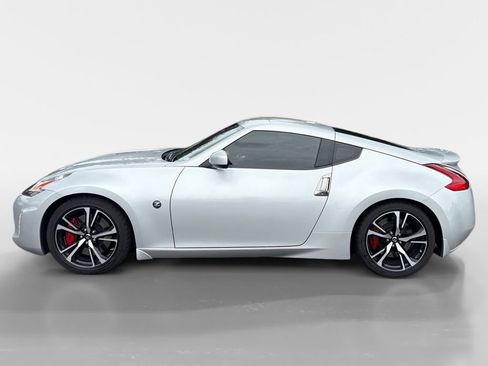 Used 2020 Nissan 370Z Touring Sport RWD image 7