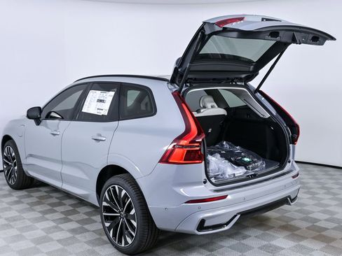 New 2026 Volvo XC60 T8 Ultra w/ Protection Package Premier AWD/4WD image 32