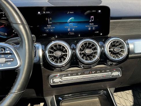 Certified 2023 Mercedes-Benz GLB 250 4MATIC image 11