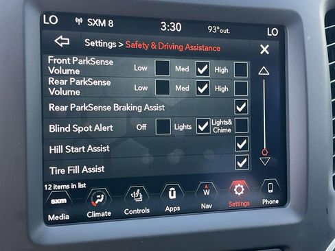 Used 2023 Jeep Cherokee Altitude Lux image 38