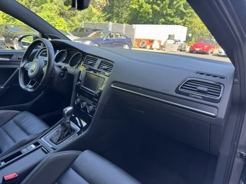 Used 2017 Volkswagen Golf 4-Door AWD/4WD image 38