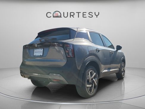 New 2026 Nissan Kicks SV image 4