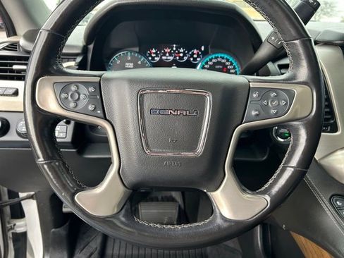 Used 2020 GMC Yukon XL Denali w/ Denali Premium Package image 34