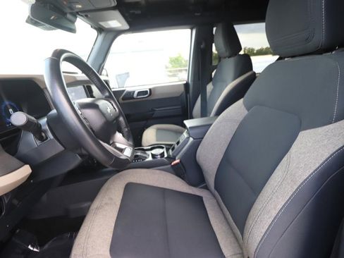 Used 2025 Ford Bronco Big Bend AWD/4WD image 2