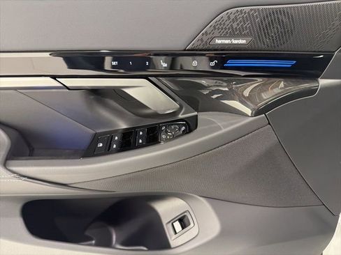 Used 2026 BMW 530i xDrive image 11