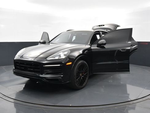 Used 2023 Porsche Cayenne GTS image 38