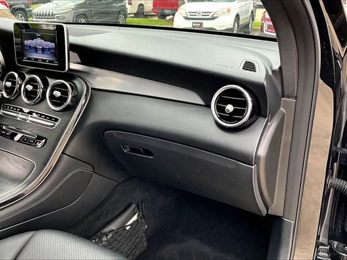 Used 2019 Mercedes-Benz GLC 300 image 16