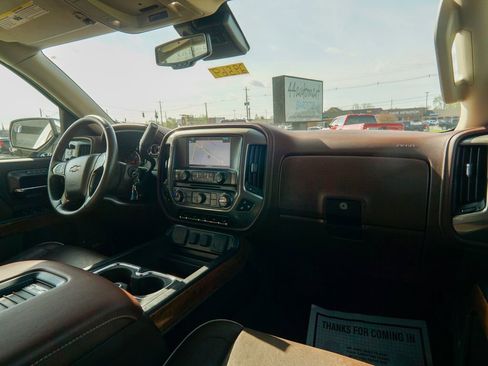 Used 2018 Chevrolet Silverado 1500 High Country image 14