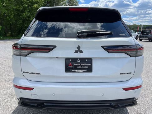 New 2026 Mitsubishi Outlander LE AWD/4WD image 4