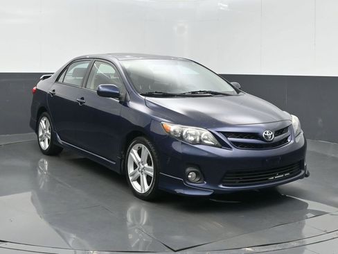 Used 2013 Toyota Corolla S w/ Premium Pkg FWD image 2