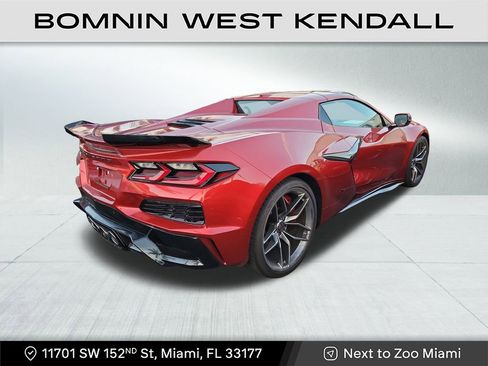 Used 2025 Chevrolet Corvette Z06 image 4