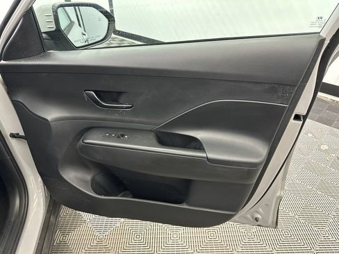 Used 2024 Hyundai Kona SEL AWD/4WD image 15