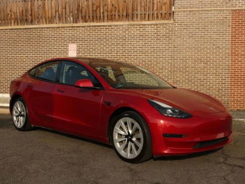 Used 2022 Tesla Model 3 RWD image 1