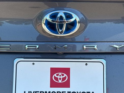 Used 2021 Toyota Camry SE w/ Cold Weather Package FWD image 49