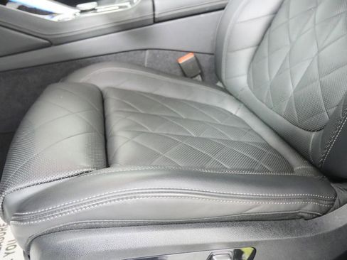 Used 2025 BMW X6 xDrive40i image 9