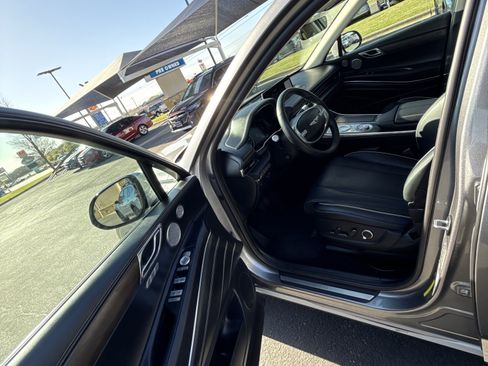 Used 2021 Genesis GV80 3.5T Advanced + w/ Advanced Package 06 image 19