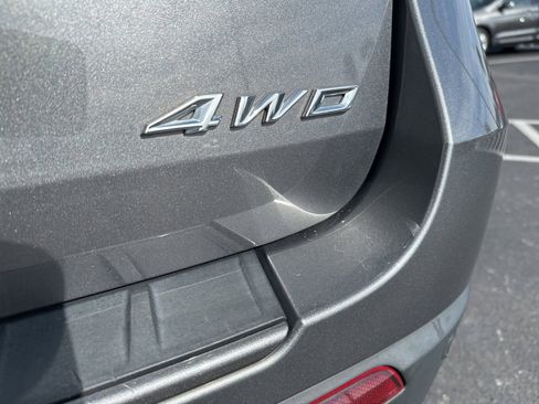 Used 2022 Ford Explorer XLT w/ Equipment Group 202A image 5