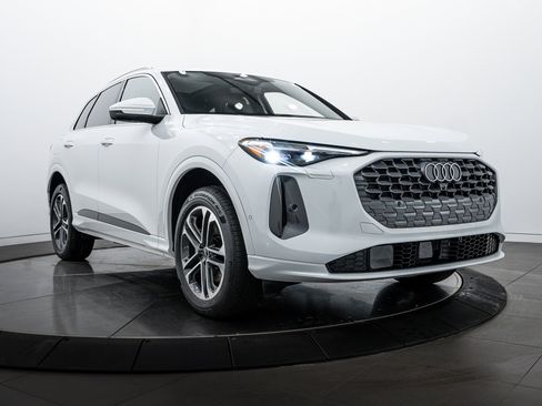 New 2025 Audi Q5 Premium Plus image 2