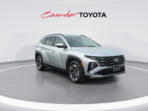 Used 2025 Hyundai Tucson SEL FWD image 2