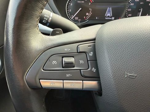 Used 2023 Cadillac XT4 Premium Luxury w/ LPO, ONYX Package image 20