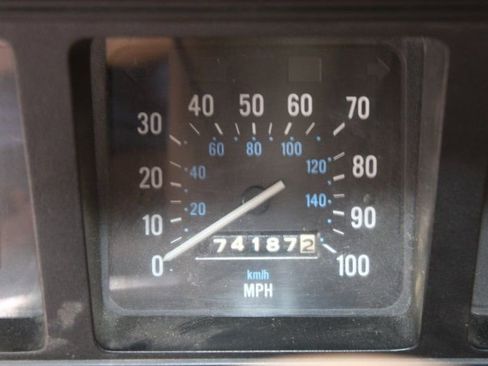 Used 1987 Jeep Grand Wagoneer image 24