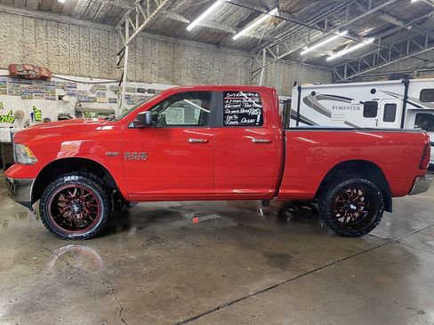 Used 2017 RAM 1500 Classic SLT AWD/4WD image 2