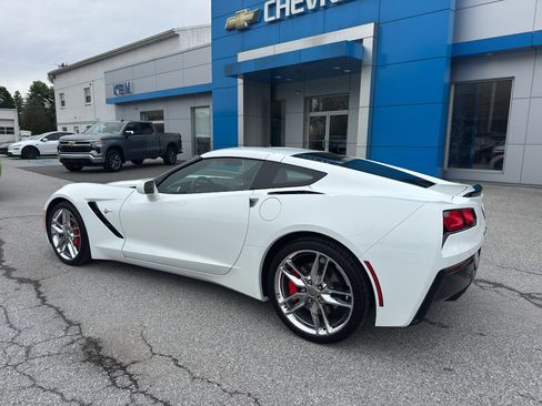 Used 2019 Chevrolet Corvette Stingray Coupe w/ Battery Protection Package RWD image 7