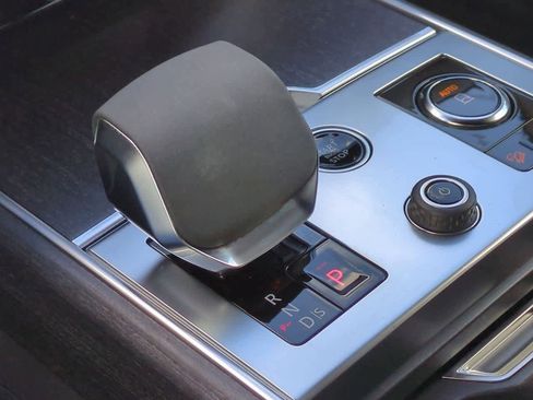 Certified 2023 Land Rover Range Rover Autobiography image 33