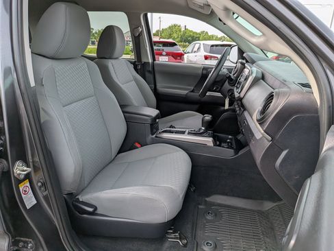 Used 2020 Toyota Tacoma SR5 AWD/4WD image 23