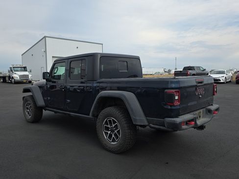 Used 2025 Jeep Gladiator Rubicon w/ Convenience Group AWD/4WD image 6