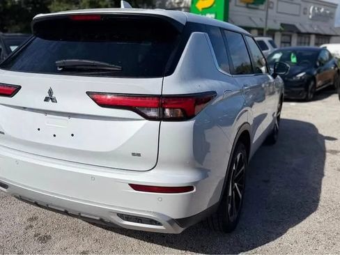 Used 2024 Mitsubishi Outlander FWD image 5