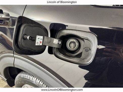 Used 2023 Ford Explorer Limited w/ Limited Technology Package image 13