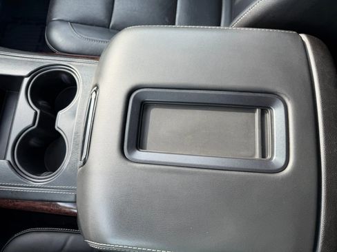 Used 2019 GMC Yukon XL SLT image 29