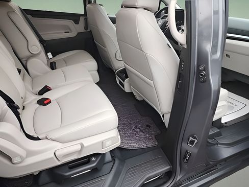 Used 2025 Honda Odyssey EX-L image 16