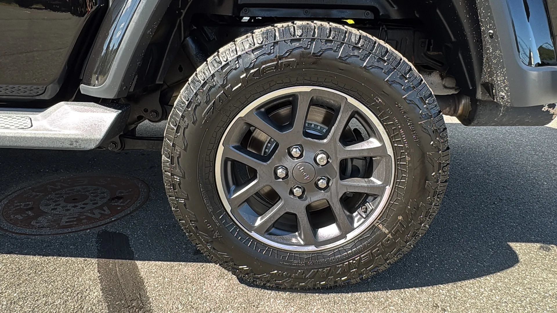 Used 2020 Jeep Gladiator Overland AWD/4WD image 17