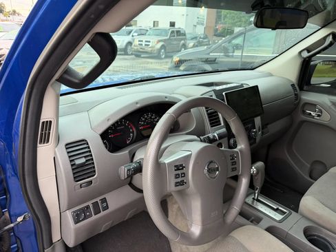 Used 2013 Nissan Frontier SV RWD image 11